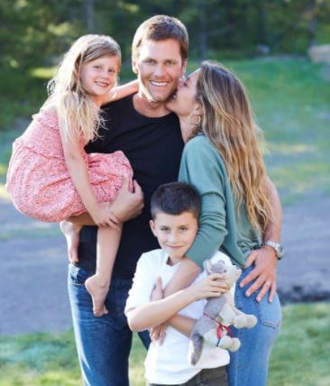 Vania’s Daughter And Son-in-Law, Tom Brady With Their Children